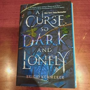 📚 A Curse So Dark And Lonely - Brigid Kemmerer
